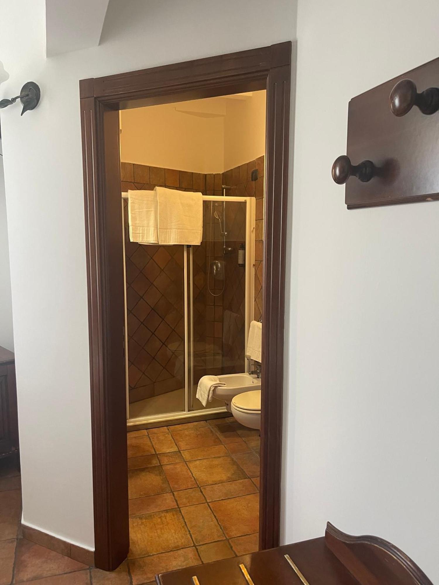 Hotel Capomulini 3 Stelle Acireale Bagian luar foto