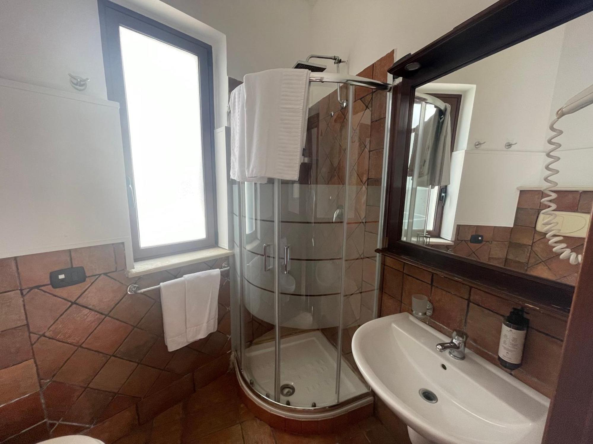 Hotel Capomulini 3 Stelle Acireale Bagian luar foto