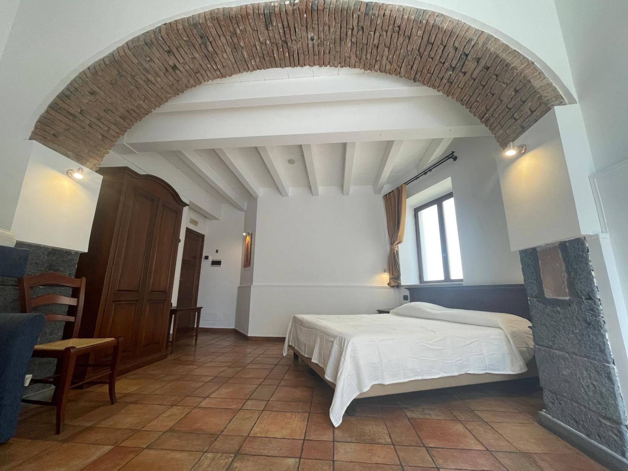 Hotel Capomulini 3 Stelle Acireale Bagian luar foto