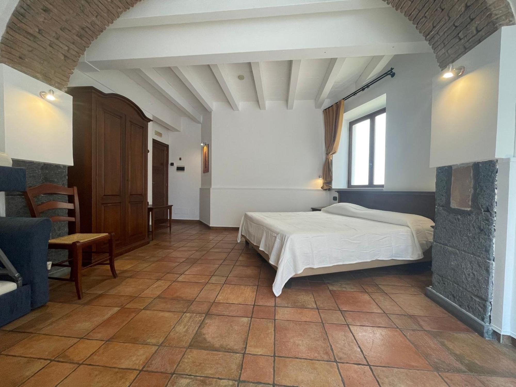 Hotel Capomulini 3 Stelle Acireale Bagian luar foto