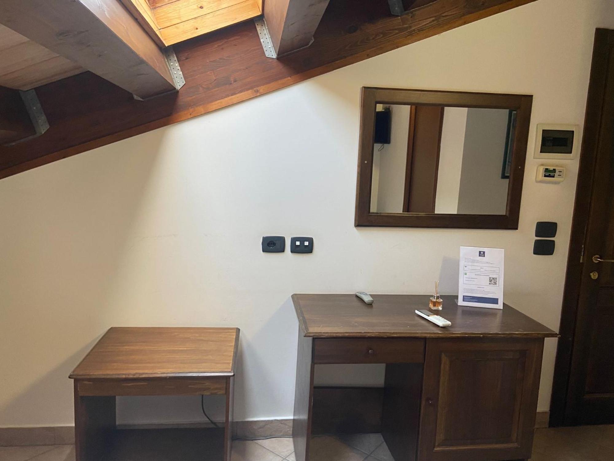 Hotel Capomulini 3 Stelle Acireale Bagian luar foto