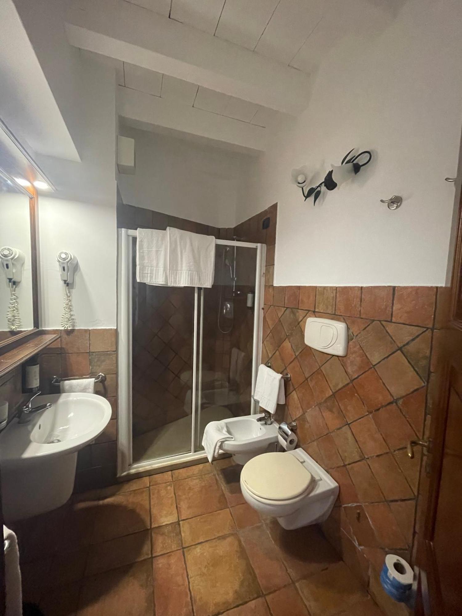 Hotel Capomulini 3 Stelle Acireale Bagian luar foto