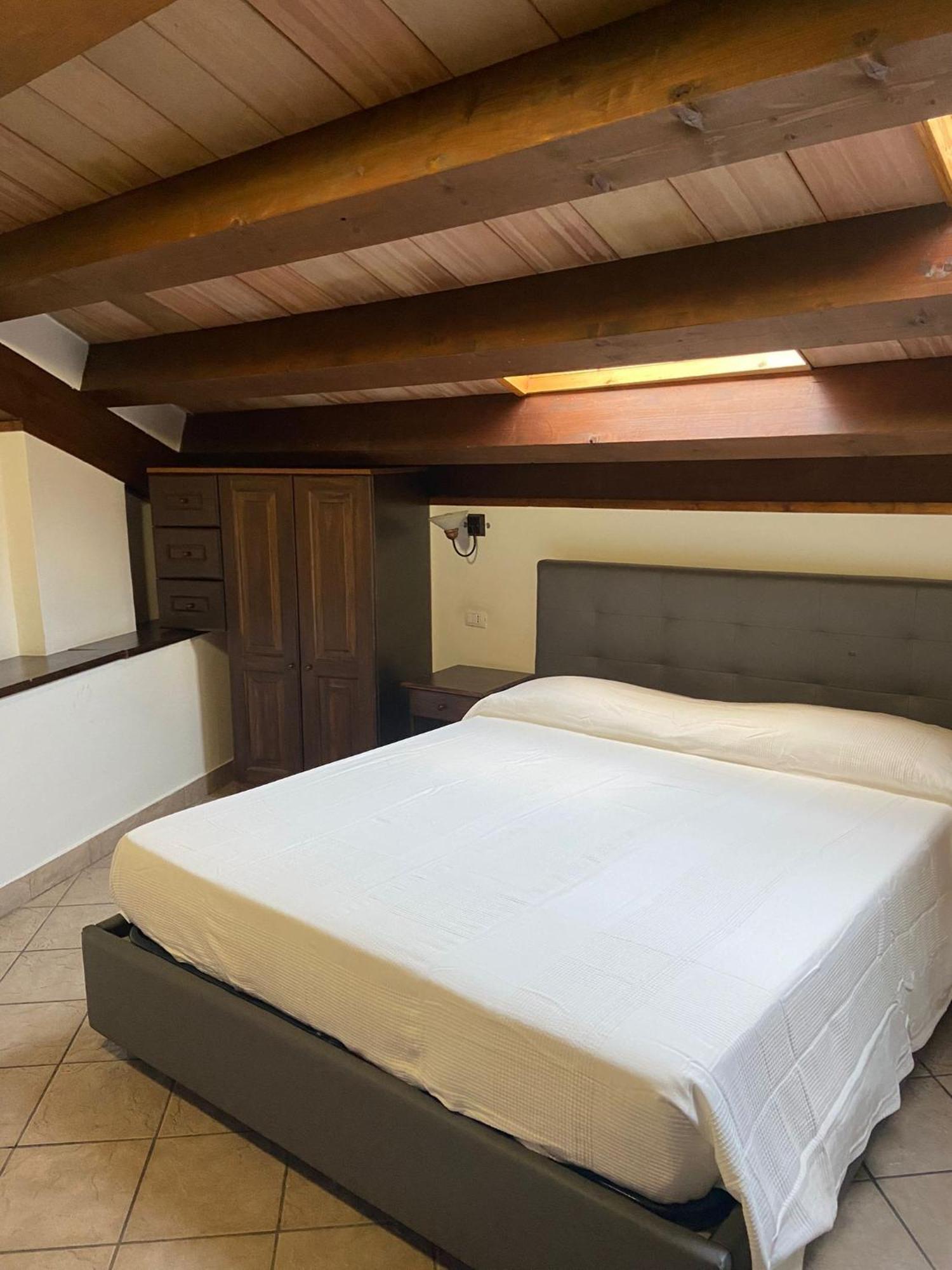 Hotel Capomulini 3 Stelle Acireale Bagian luar foto