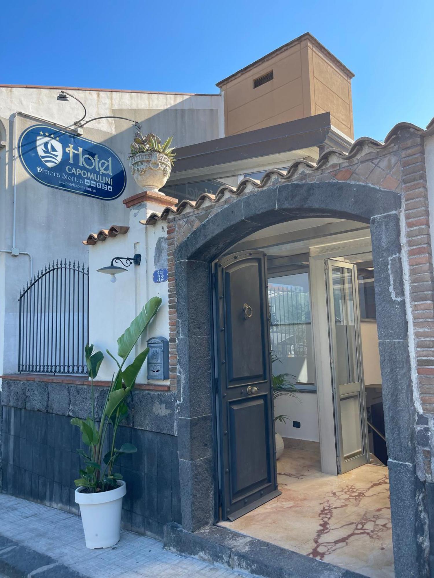 Hotel Capomulini 3 Stelle Acireale Bagian luar foto