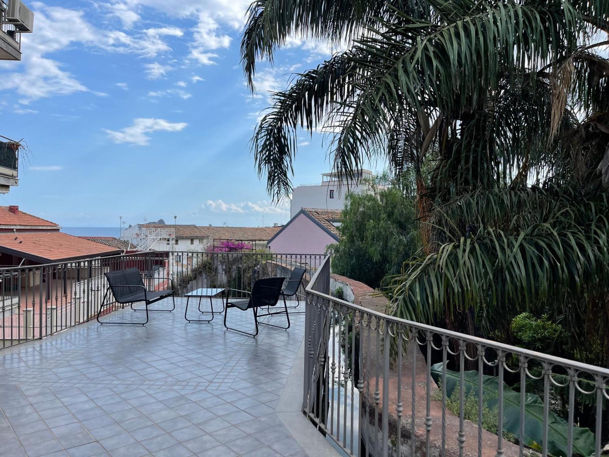 Hotel Capomulini 3 Stelle Acireale Bagian luar foto